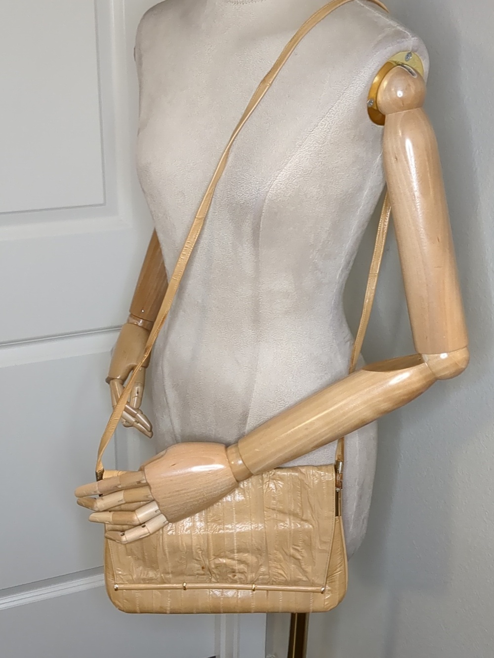 Vintage 80s Tan Genuine Eel Skin Purse By Joli Envelope Crossbody Retro Exotic